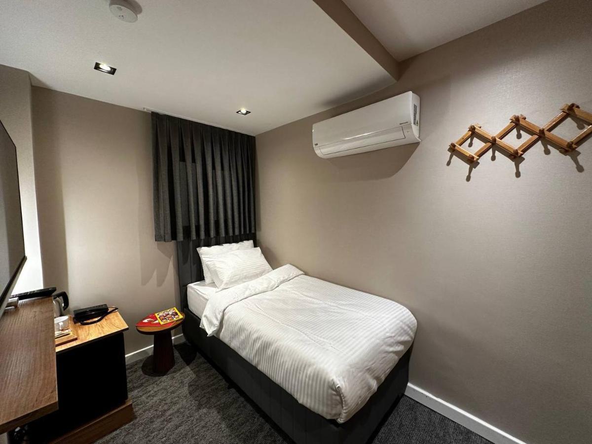 Rexee Hotel Istanbul Exterior photo